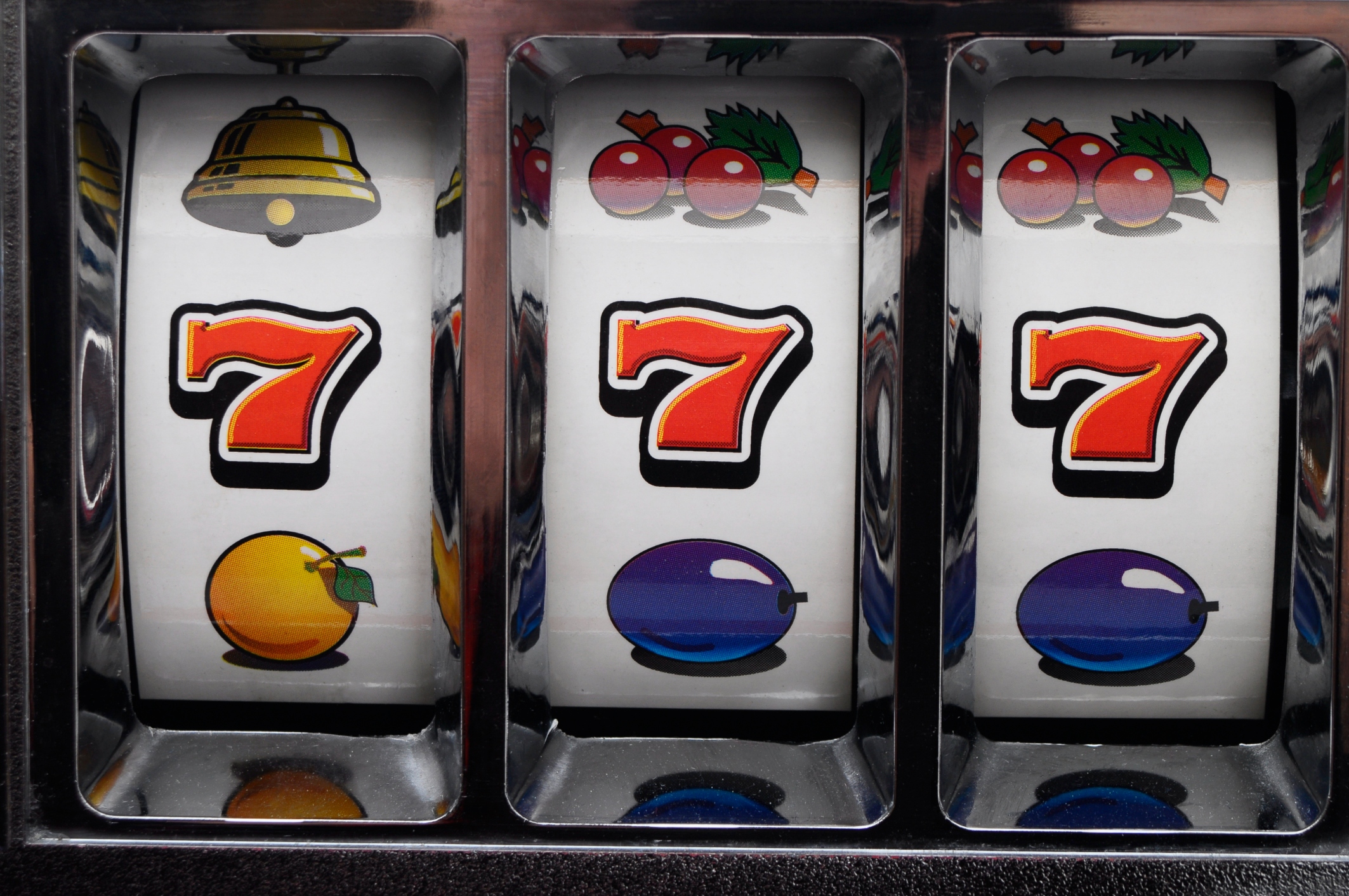 Slot bertema memancing mana yang memiliki fitur sticky wild?
